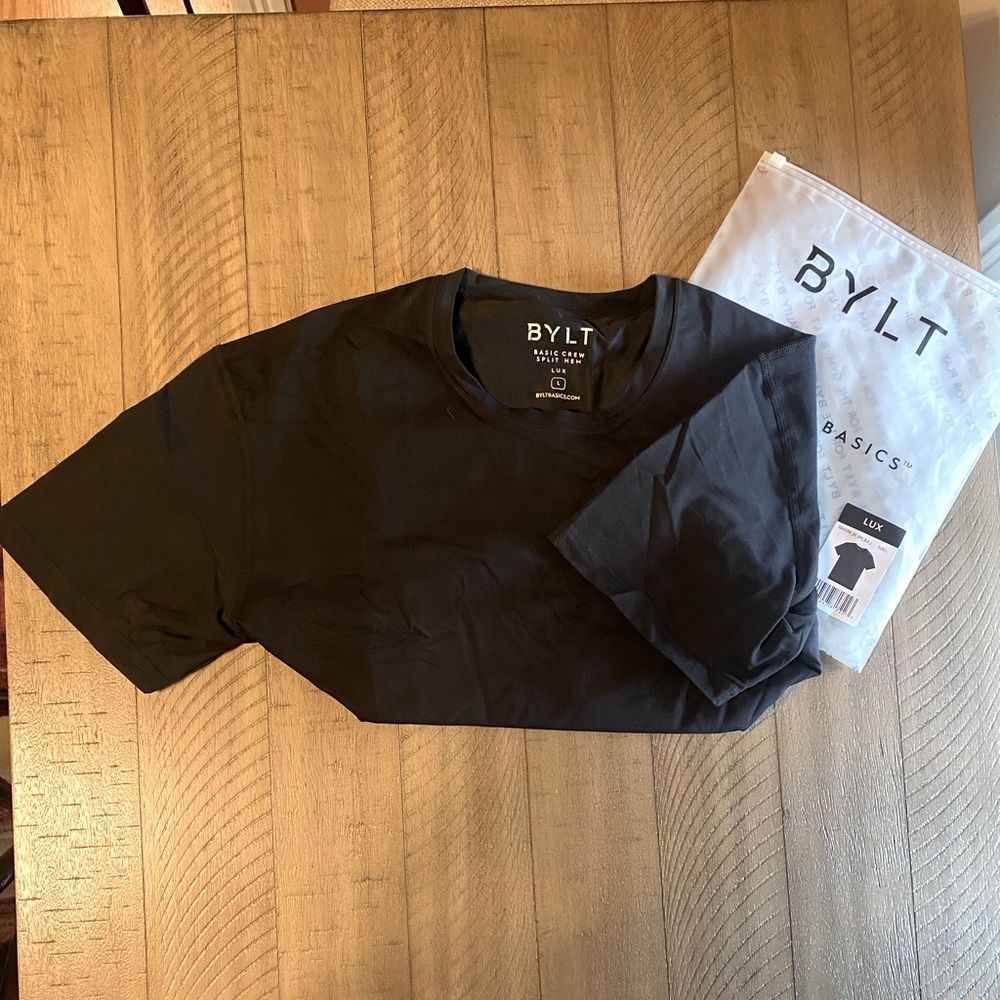 BYLT LUX BASIC CREW SPLIT HEM SIZE LARGE